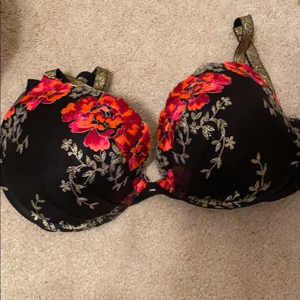 Victoria secret bra plunge 36DD NWOT